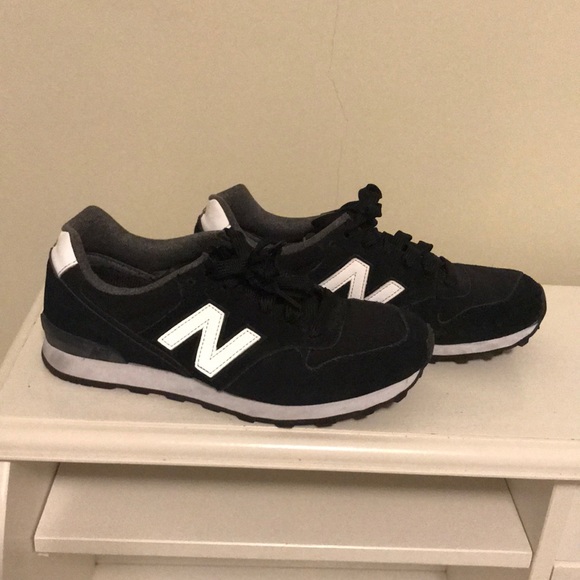 New Balance Shoes - Barely worn new balance sneaker size 7 black